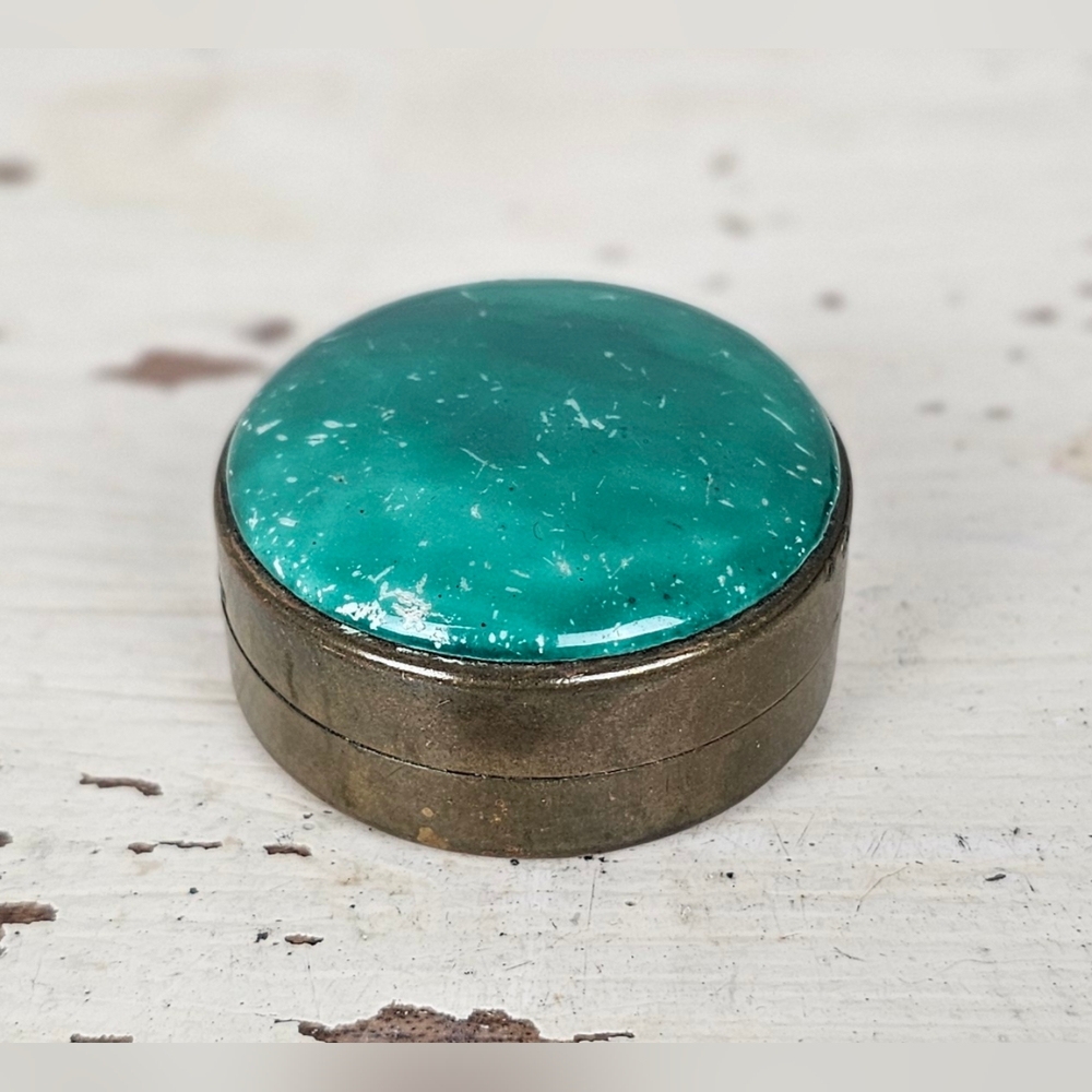 Vintage Trinket Pill Holder Box Green Colored Stone Jade‎